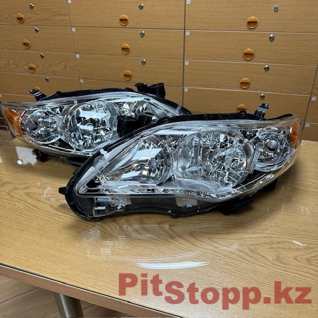 54-55. Toyota Corolla E-150 2010-2013 USA LE комплект передних фар (2)