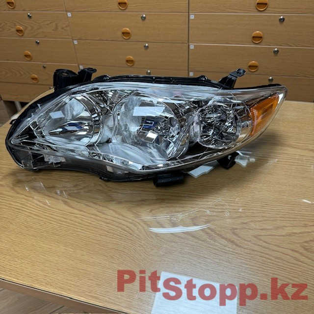 54. Toyota Corolla E-150 2010-2013 USA LE L передняя фара (6)
