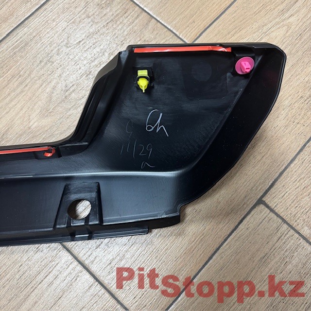 213. Toyota FJ Cruiser 2006-2022 R внешняя накладка порога 75805-35121 (5)