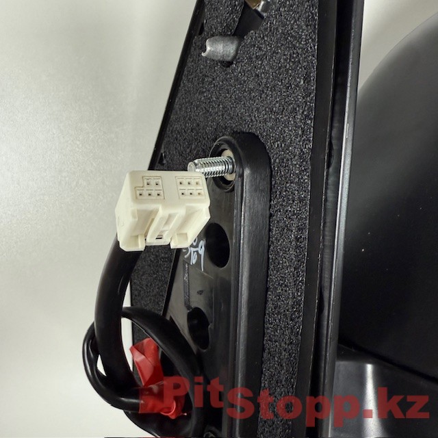 1086. Toyota Land Cruiser 200 2012-2021 R боковое зеркало цвет белый (3)