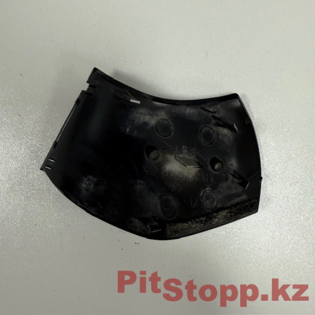 1089. Toyota Land Cruiser 200 2008-2021 L декоративная заглушка бокового зеркала (2)