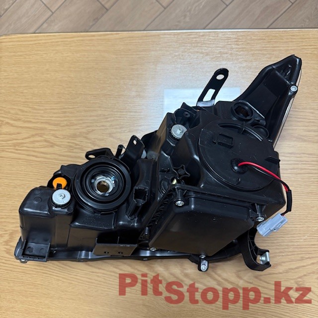 1989. Lexus RX 2003-2008 R передняя фара под ксенон (4)