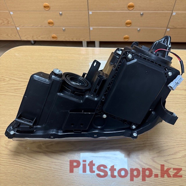 1989. Lexus RX 2003-2008 R передняя фара под ксенон (5)