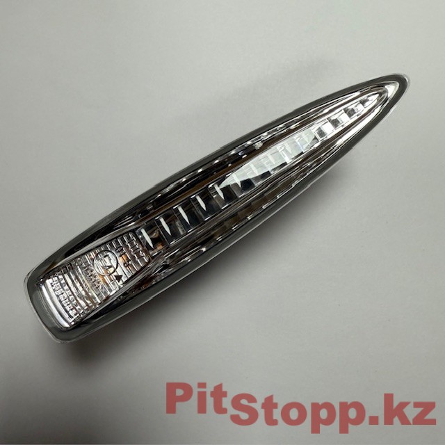 175. Lexus Lx 570 2007— L=R повторитель поворота в крыле 81730-50100 (3)